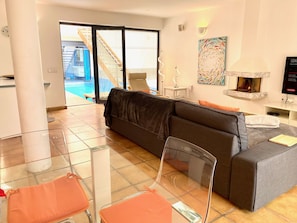 Interior - Big bungalow w/private pool, few min. from the sea, protected inner courtyard (Fuerteventura)