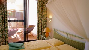 3 bedrooms, in-room safe, free WiFi, bed sheets