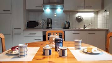 Frigorifero, microonde, forno, lavastoviglie