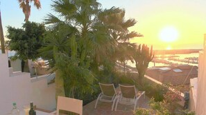 Outdoor dining - Casa Salinas (Morro Jable)