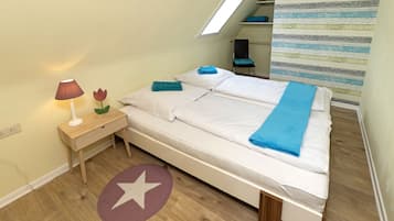5 Schlafzimmer, Zimmersafe, Bügeleisen/Bügelbrett, Reisekinderbett