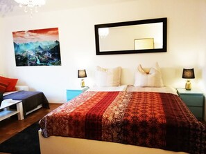 1 habitación, tabla de planchar con plancha, wifi y ropa de cama