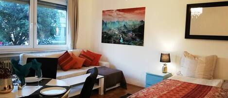 Iron/ironing board, travel crib, WiFi, bed sheets