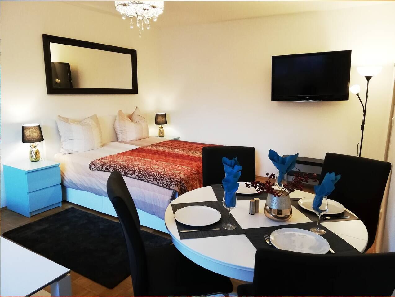 Bügeleisen/Bügelbrett, Reisekinderbett, WLAN, Bettwäsche