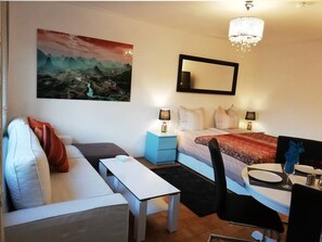 1 habitación, tabla de planchar con plancha, wifi y ropa de cama