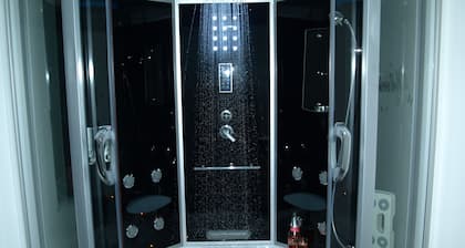 Holiday home for sole use, garden sauna, outdoor whirlpool, WLAN, play barn