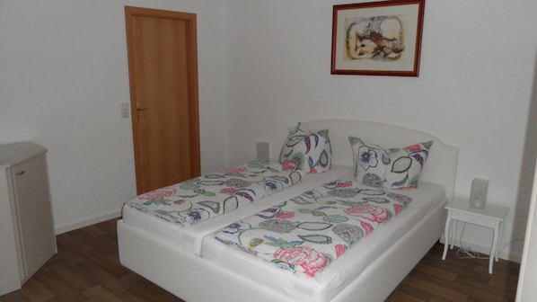 2 bedrooms, WiFi, bed sheets