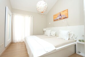 3 bedrooms, in-room safe, desk, iron/ironing board