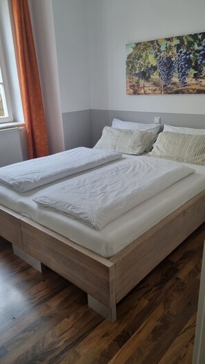 2 bedrooms, free WiFi, bed sheets - HAARDTER WINZER (Whg. 4) renovated and lovingly decorated "Pfalzcard-Partner" (Neustadt an der Weinstraße)