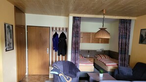 Unclassified image, 4 of 48, button - Top location incl. Joker Card/Guest Mobility Ticket, WLAN, close to World Ski Championship slope (400m) (Saalbach-Hinterglemm)