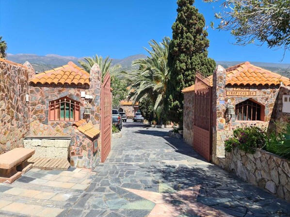 Enceinte de lâhĂ©bergement