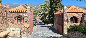 Maison de campagne historique et romantique avec jardin tropical