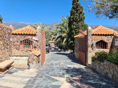 Romantic, historic country house with tropical garden