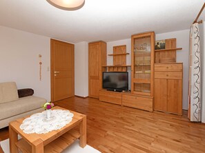 TV - Apartment Fluh - Guesthouse Margreth (Au)