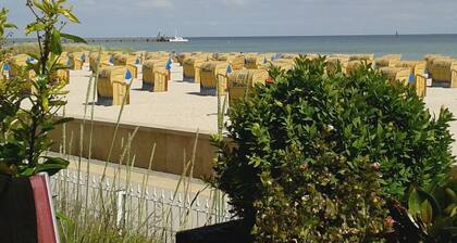 Penthouse vacation apartment "Auszeit" 100 m from the center. Beach, preferably with dog, WLan incl.