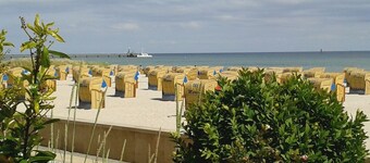 Penthouse vacation apartment "Auszeit" 100 m from the center. Beach, preferably with dog, WLan incl.