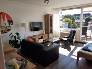 Smart TV, DVD player, books, music library