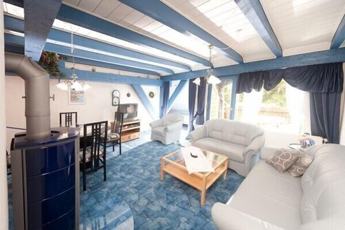 Spacious exclusive apartment on the 1st floor with a natural pond