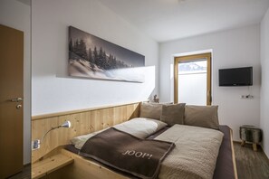 4 bedrooms, free WiFi, bed sheets
