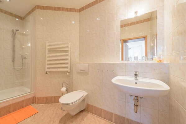 Unclassified image, 1 of 9, button