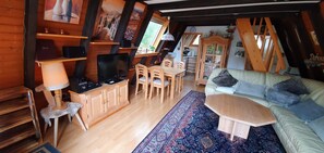 Smart TV, books, stereo