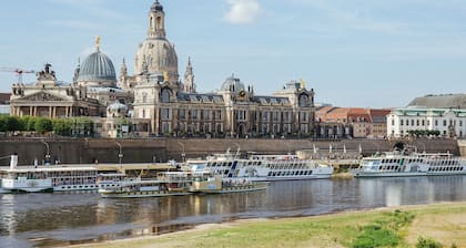 Dresden Strehlen - Charming apartment for two to four people