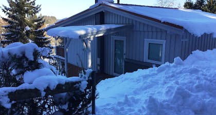 Casa de vacaciones de alta calidad con WiFi, chimenea y calefacción por suelo radiante.