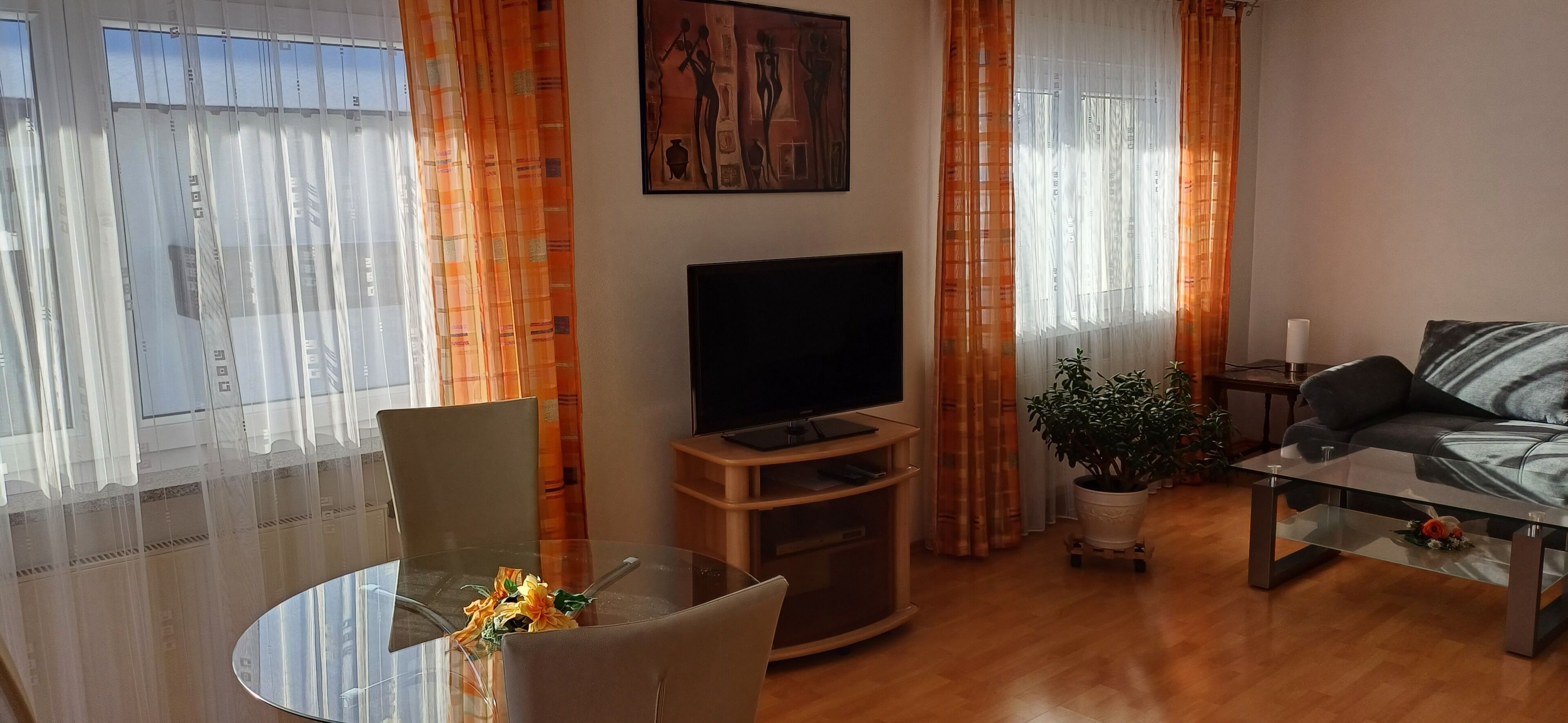 Fernseher, DVD-Player, Stereoanlage