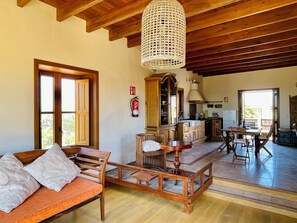 TV, books - "An oasis by the sea" Canarian finca for nature, watersports & animal lovers (El Roque / El Cotillo)