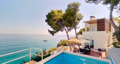 OCEANFRONT VILLA "Mare Cubum" panoramic views, extreme location, pool, climate!