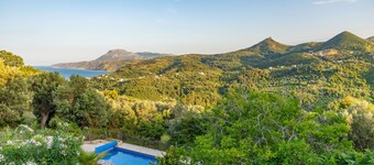 Vakker Familie Villa med oppvarmet svømmebasseng og fantastisk Sea / Mountain View