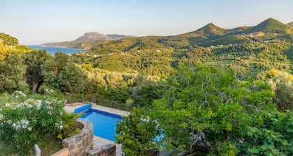 Beautiful Family Villa With Heated Swimming Pool And Stunning Sea/Mountain View