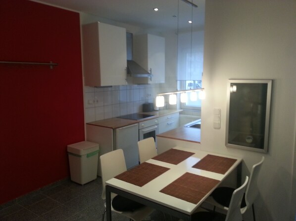 Kühlschrank, Ofen, Herdplatte, Geschirrspüler