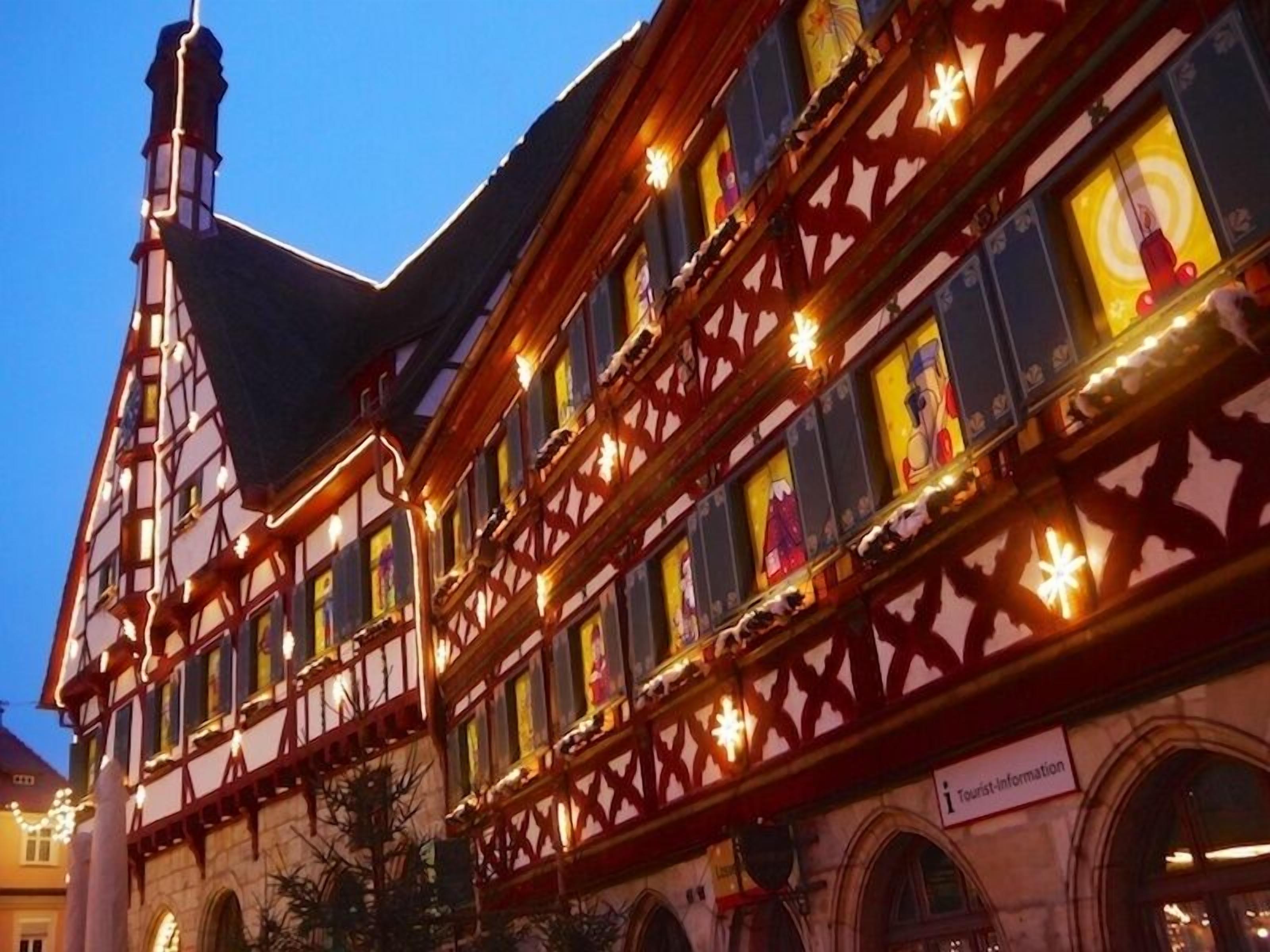 Forchheim Rathaus (größter Adventskalender der Welt)