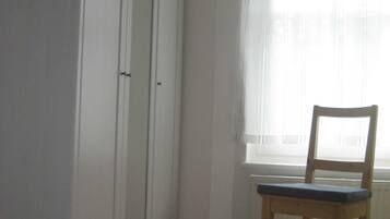 3 chambres, coffres-forts dans les chambres, lit parapluie, Wi-Fi