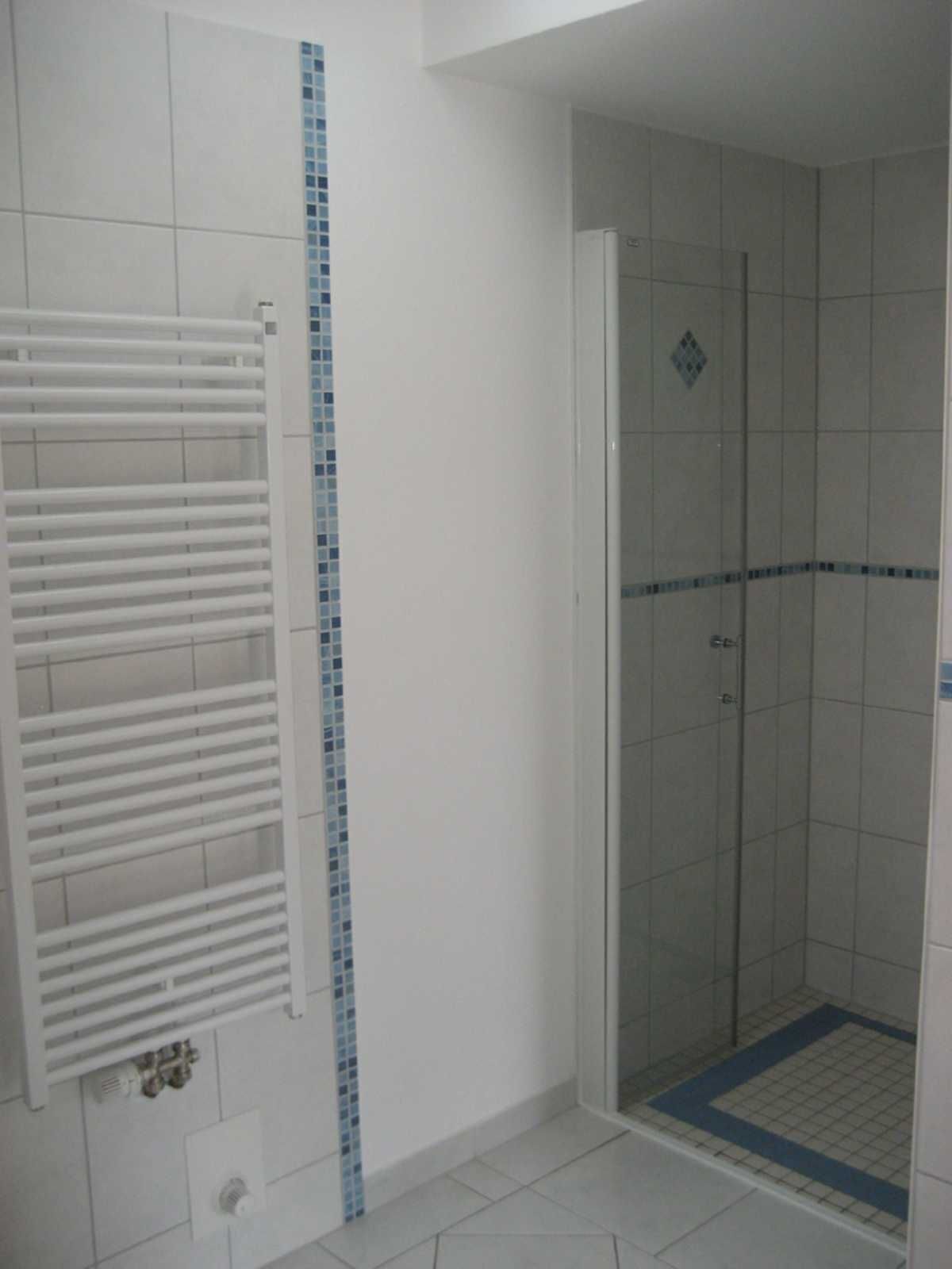 Dusj, hårføner, såpe og toalettpapir