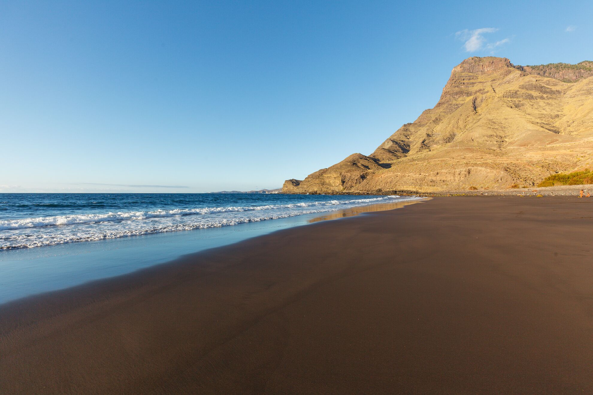 the beach of El Risco at low tide