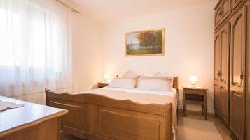 2 makuuhuonetta, silitysrauta/-lauta, vauvan matkasÀnky, ilmainen Wi-Fi