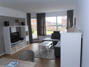 Télévision, chaîne hi-fi