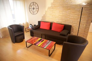 TV, DVD-spiller og stereoanlegg