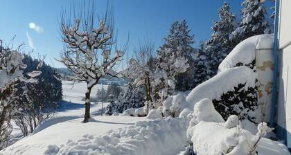 Apartment in a quiet, sunny location with a fantastic view