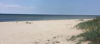Sommerurlaub und gemütliche Abende im Ferienhaus mit Kamin in Ostseenähe