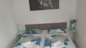 1 bedroom, iron/ironing board, WiFi, bed sheets - Lake Constance, Friedrichshafen, central location, 2 people, Lake Constance center (Friedrichshafen)