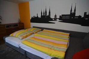 1 chambre, lit parapluie, Wi-Fi gratuit, draps fournis