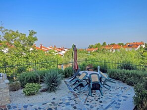 Outdoor dining - Meernahe Holiday Apartment Puccini in top location and panoramic view (Porec)