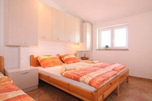 2 bedrooms, in-room safe, iron/ironing board, free WiFi - Meernahe Holiday Apartment Puccini in top location and panoramic view (Porec)