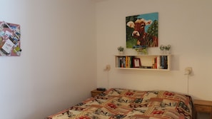 1 quarto, ferros/tábuas de passar roupa, Wi-Fi, roupa de cama