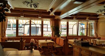 Schöne Ferienwohnung im Aparthotel, Mittelberg, Kleinwalsertal, Österreich