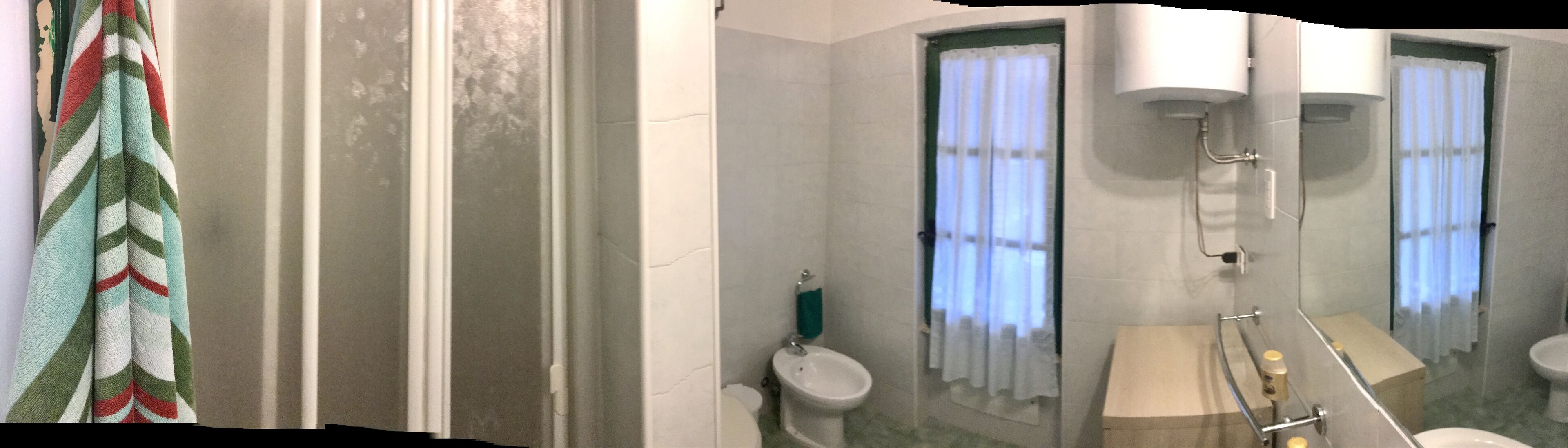 Semi-detached house with independent entrances