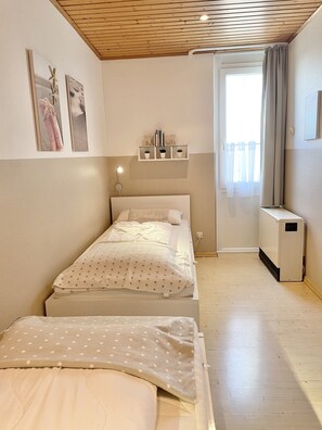 2 chambres, lit parapluie, Wi-Fi gratuit, draps fournis